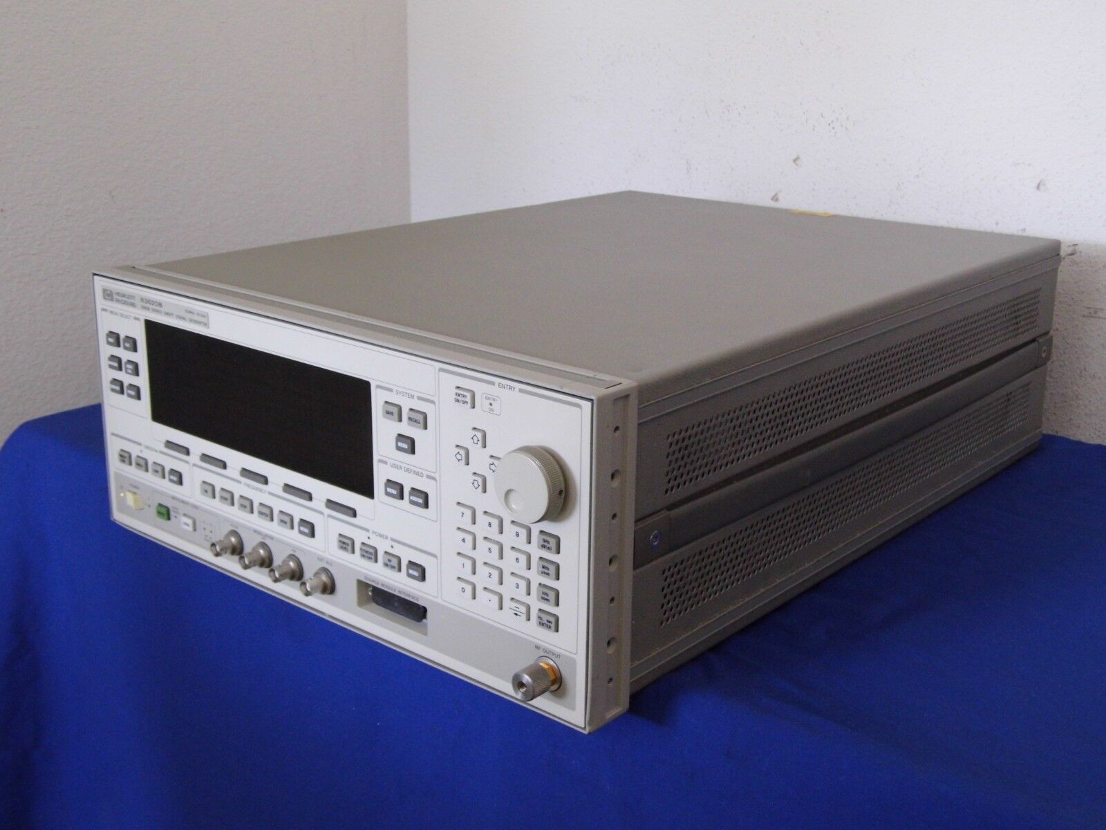 Agilent HP 83620B 001-002-006-008 Synthesized Sweeper 10MHz - 20GHz, 2 in stock Agilent HP 83620B 001-002-006-008 Synthesized Sweeper 10MHz - 20GHz, 2 in stock